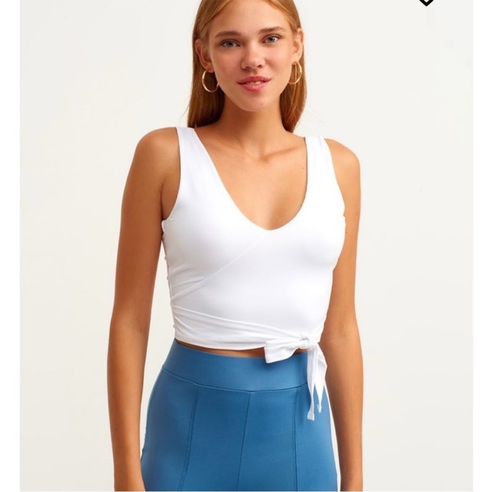 Forever21 White Sleeveless Tie-Front or back Top Size Medium - Picture 1 of 6